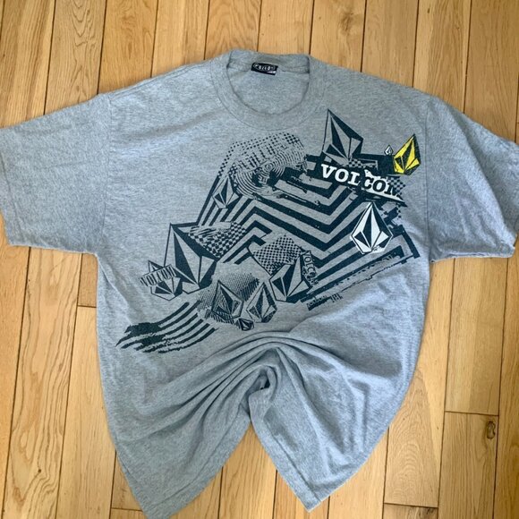 Vintage Y2K Volcom Tee Men's Large Gray Big Graphics Surfing Skating Street - Picture 1 of 6